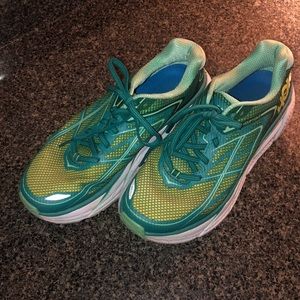 Hoka Clifton 3 tennis shoes (green and teel)